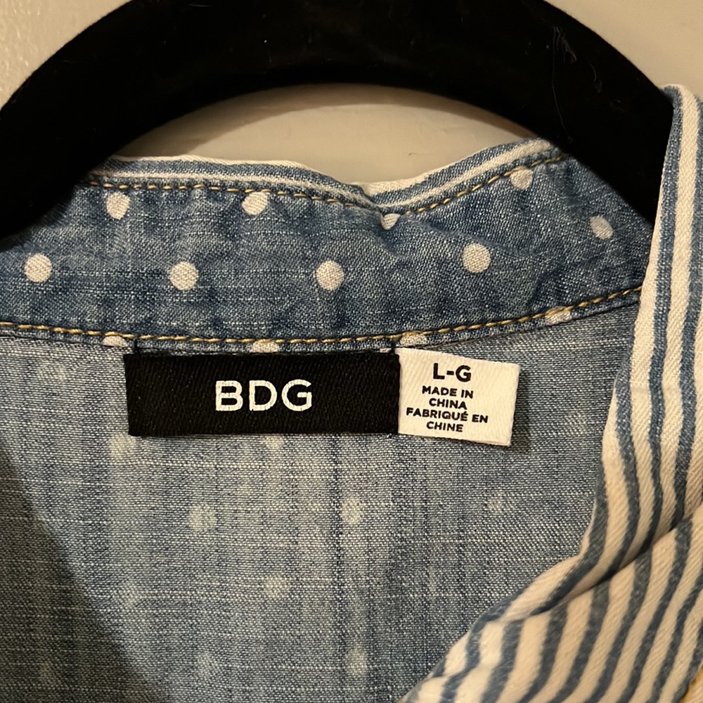 Patterned button up - Picture 2 of 2